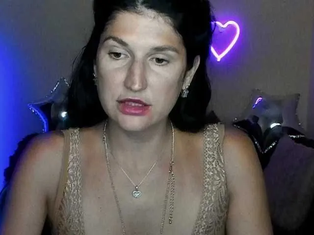 AliannaSoloKisses Image 2