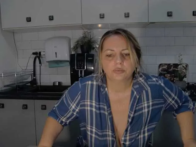 EllaSwan Image 15