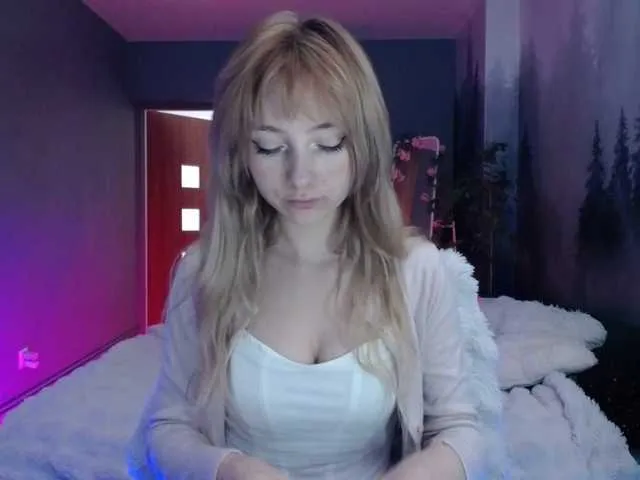 LuciaLovely Image 3