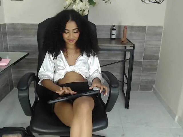 PetiteLuxury Image 5