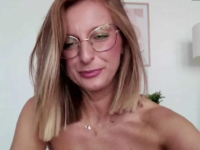 RachellaFox Image 16