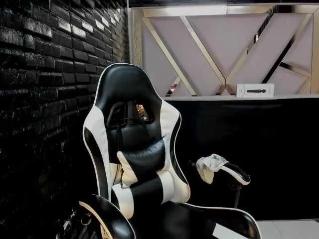 RachelleWoods69 Image 9