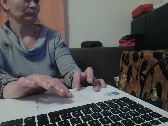 YasminaGeil's Thumb Image