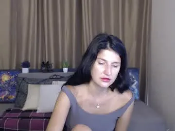 alianna_solo_kiss Image 7
