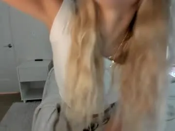ariah_is_blonde Image 16
