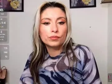 brianna_smoke Image 16