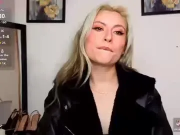 brianna_smoke Image 19