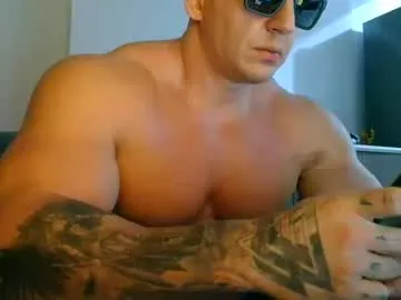 couplemuscle40 Image 6