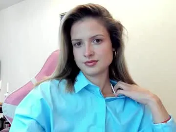 julie_flores Image 13