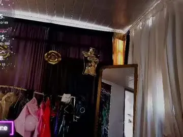 latex_rose_daniels Image 13